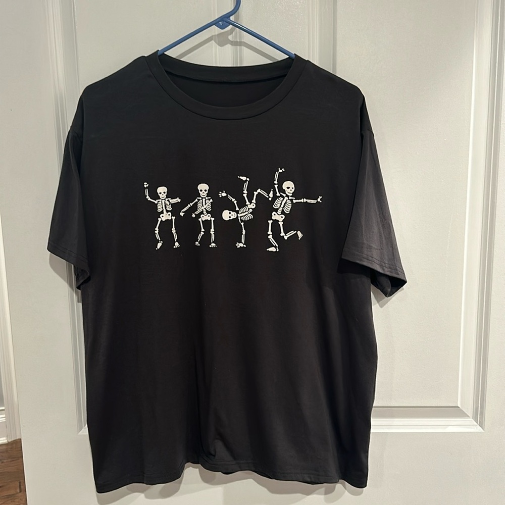 Women’s skeleton tee